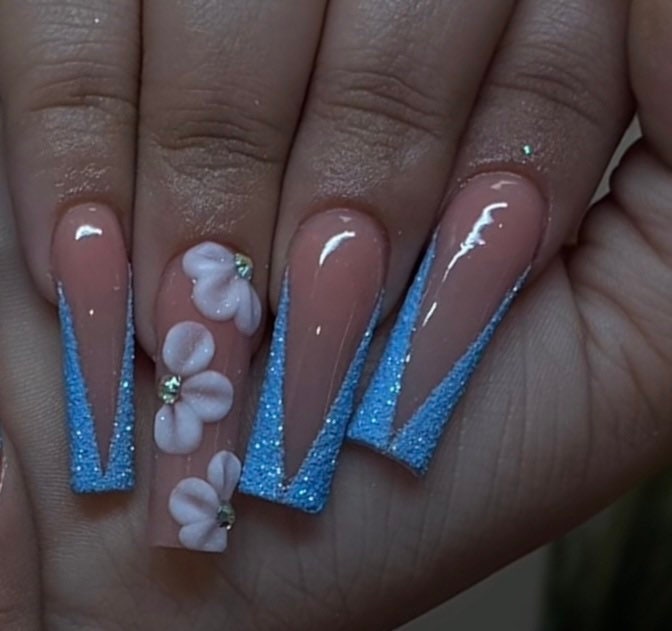 Sugared V Cut + 3D Flowers Press ons | press on nails | Handmade Press On Nails